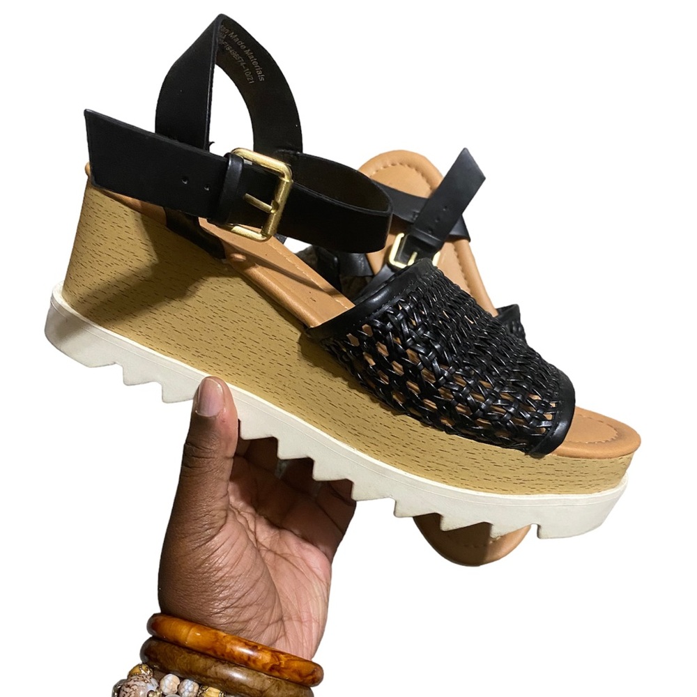 Universal Thread Platform Sandals - image 1